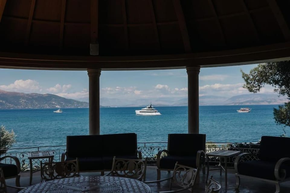 Villa Sea Garden - Spectacular seafront position Villa in Corfu, Greece
