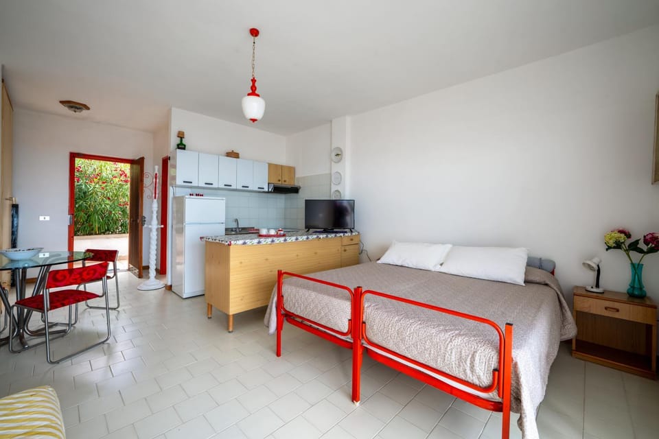 Bed, Kitchen or kitchenette, Living room, Other, Photo of the whole room, Dining area, Bedroom