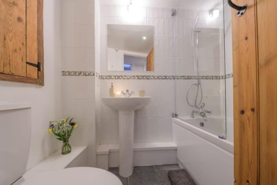 Bourton-on-the-Water Lovely 2Bed Cotswold Cottage House in Bourton-on-the-Water