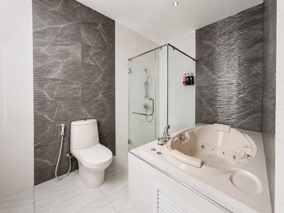 Luxury Pool Villa in Jomtien 5BD Villa in Pattaya City