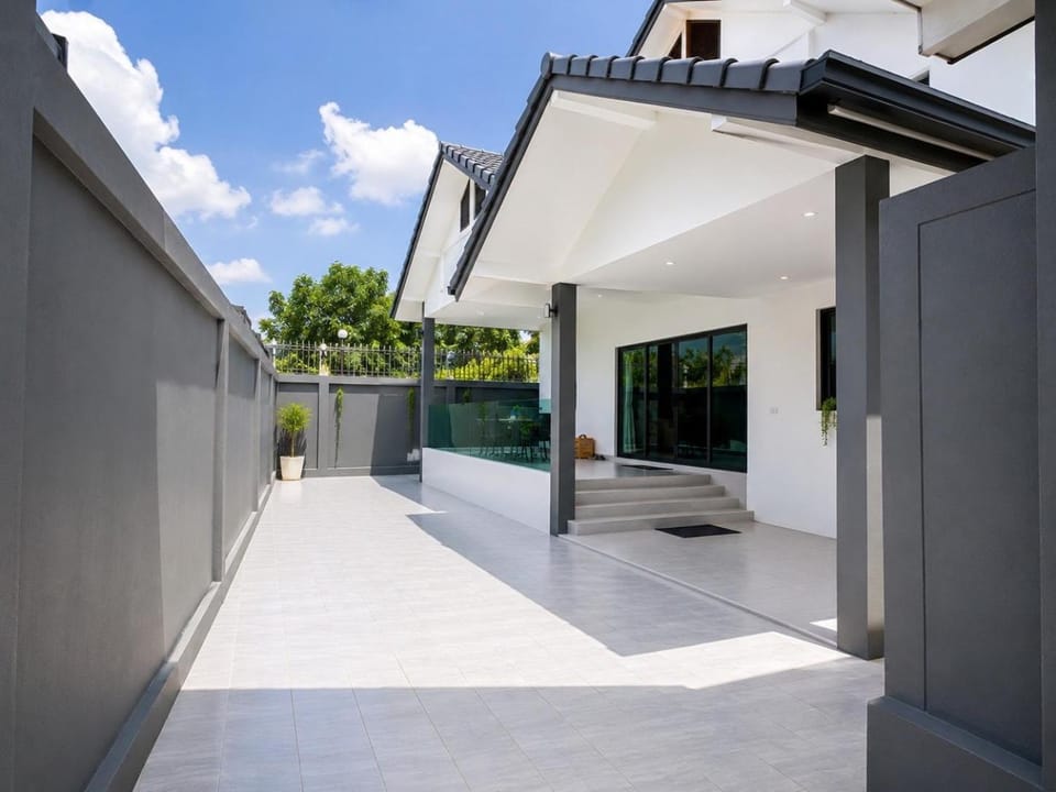 Luxury Pool Villa in Jomtien 5BD Villa in Pattaya City