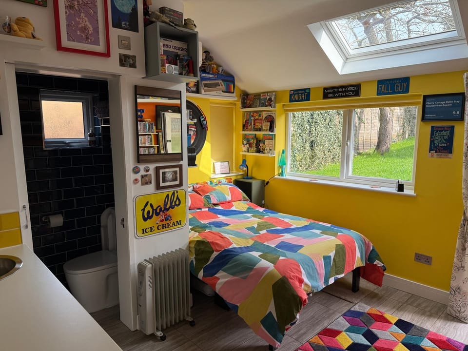 Bed, Photo of the whole room