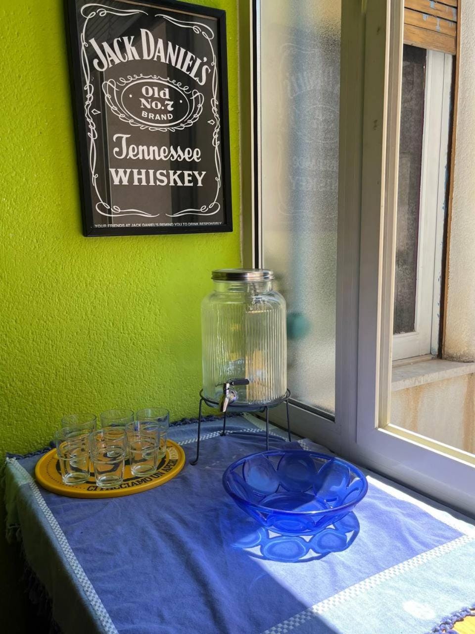 Kitchen or kitchenette, Dining area, Drinks