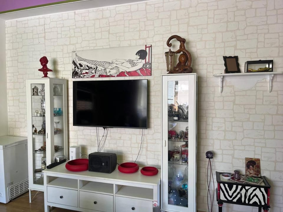 Communal lounge/ TV room, TV and multimedia, Kitchen or kitchenette