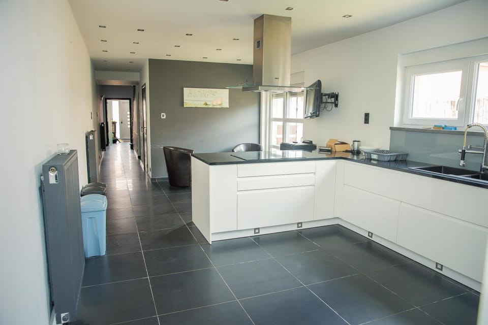 Kitchen or kitchenette, Kitchen or kitchenette