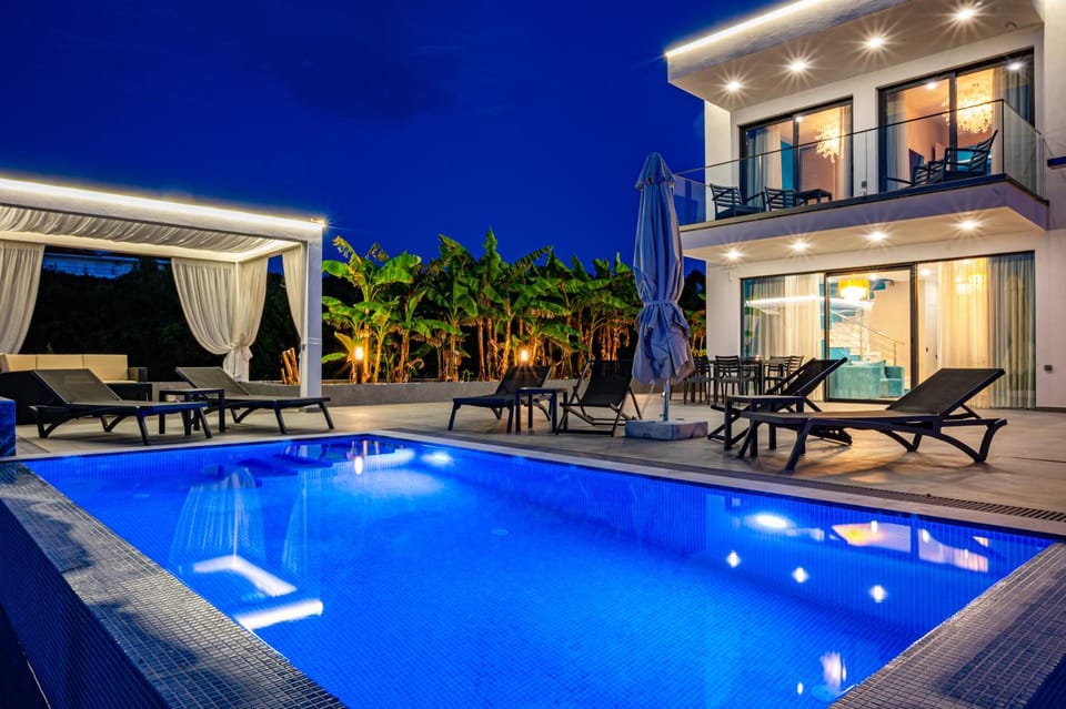 Property building, Night, Swimming pool, sunbed