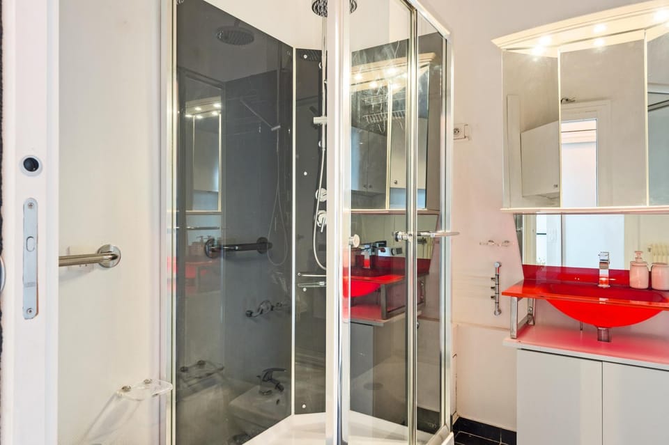 Shower, Bathroom, towels