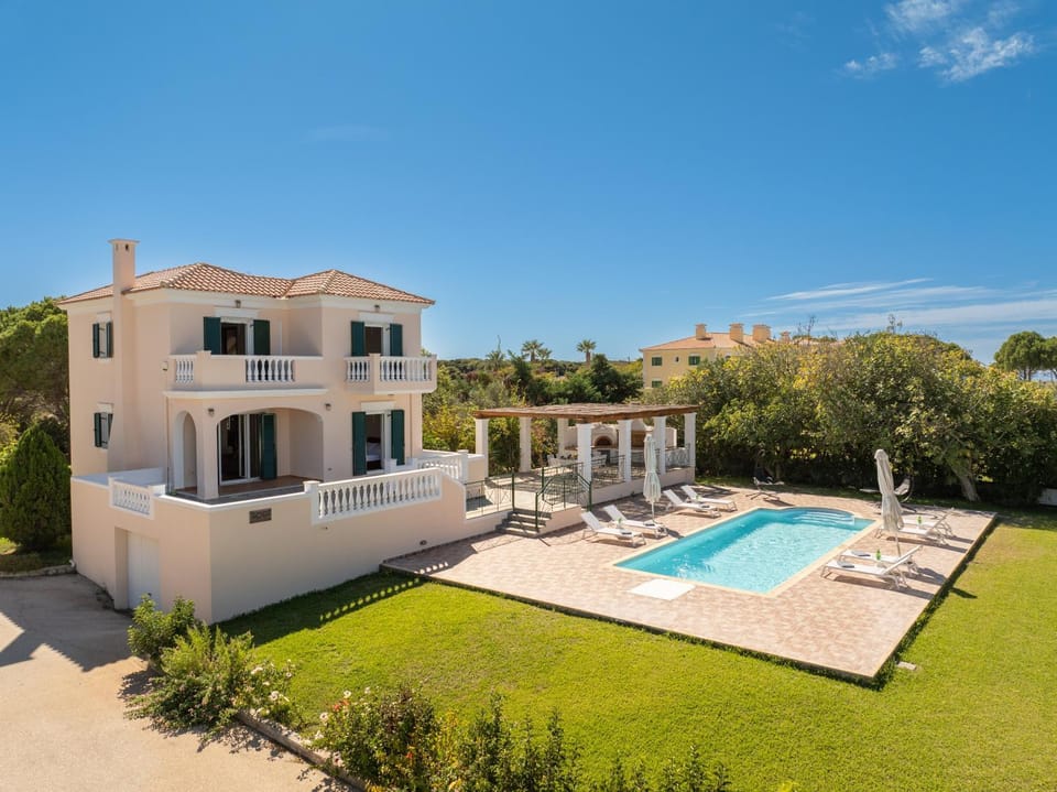 Property building, Patio, Spring, Day, Garden, Garden view, Pool view, Swimming pool, sunbed
