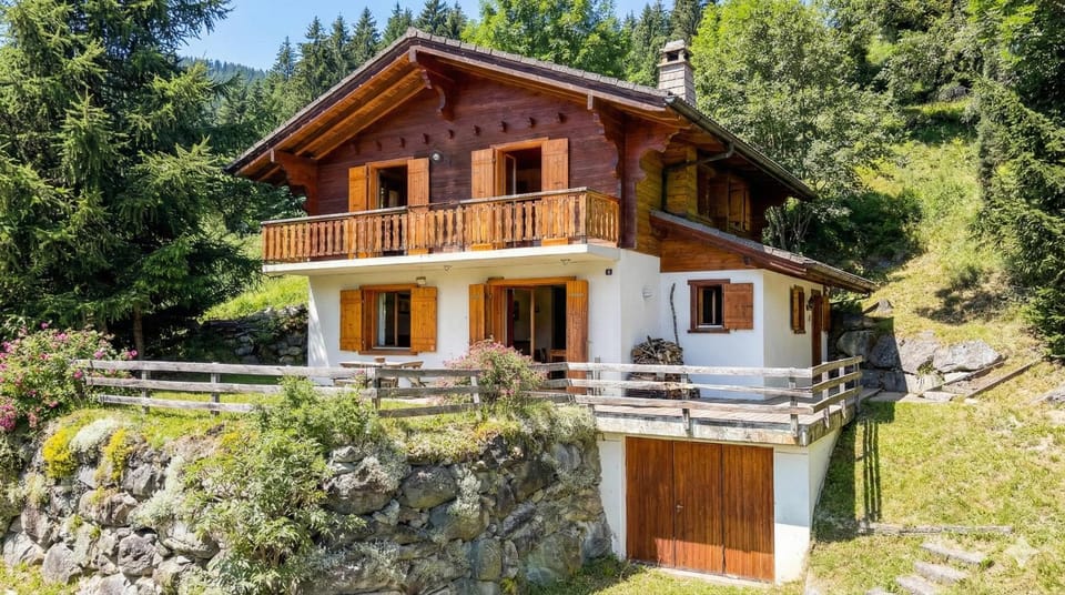 Property building, Facade/entrance, Garden, Garden, Balcony/Terrace, Balcony/Terrace, Garden view, Garden view, Parking