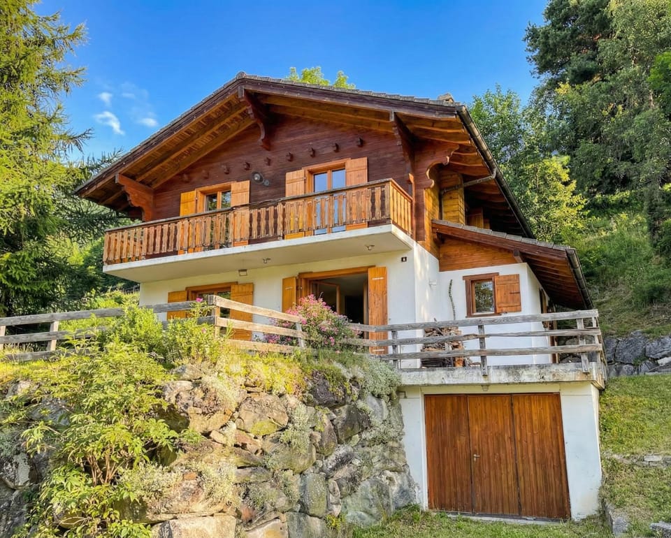 Chalet La Madelon - Idéal pour les grandes familles Chalet in Canton of Valais