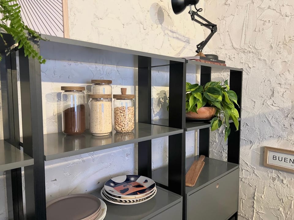 Kitchen or kitchenette, Food and drinks