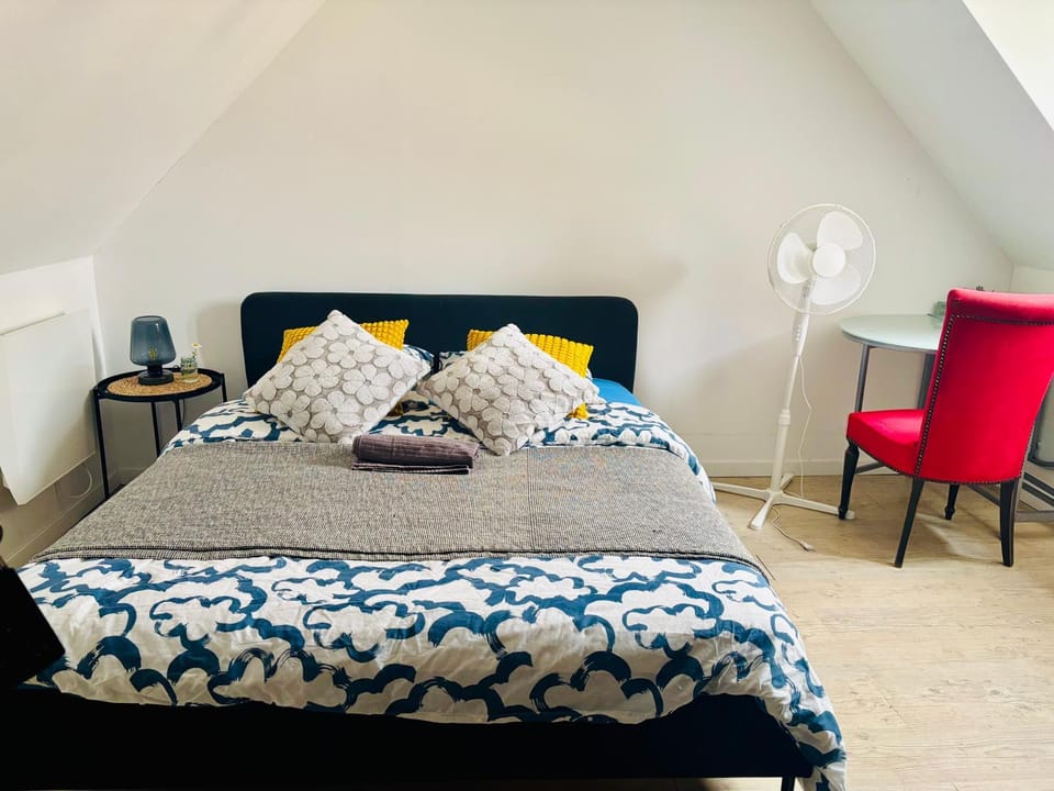 Bedrooms in a House in Quiet Village Vacation rental in Île-de-France