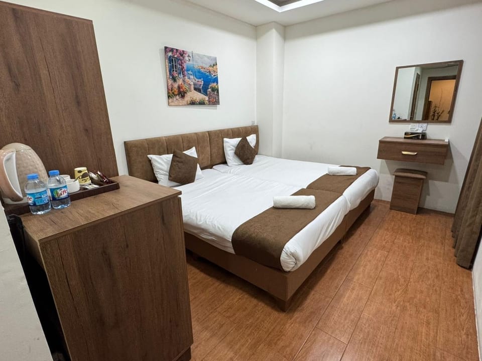 Bed, Photo of the whole room, Bedroom, hair dresser, wardrobe