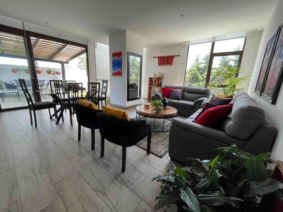 DN2A-Great location with patio and pool Apartment in Guatemala City