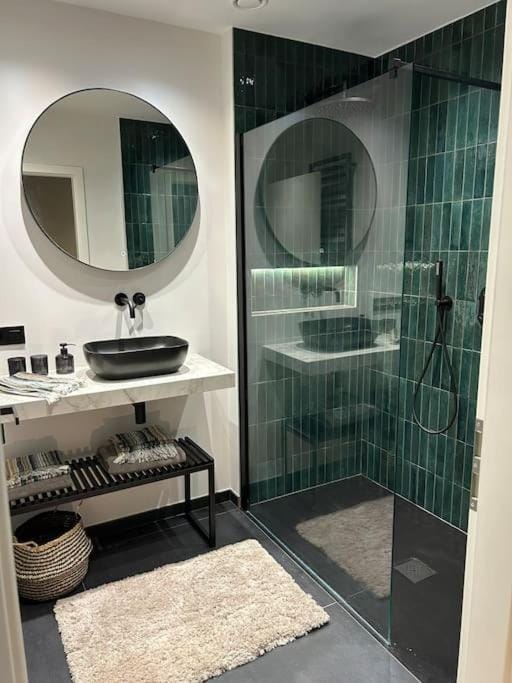 Shower, Bathroom