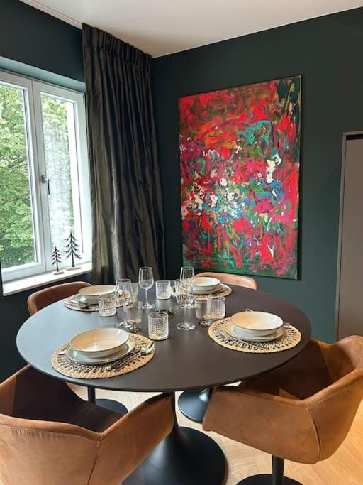 Decorative detail, Dining area
