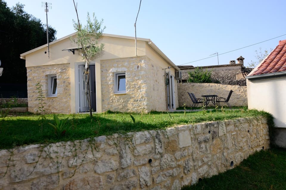 Villas 1850 Villa in Peloponnese, Western Greece and the Ionian