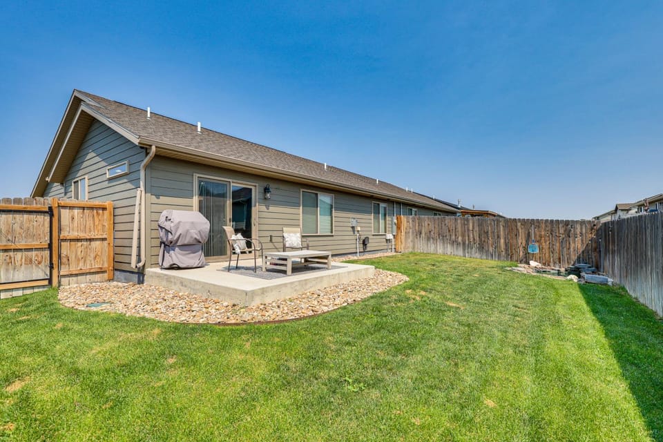 Modern Rapid City Duplex w/ Yard: 5 Mi to Downtown House in Rapid City