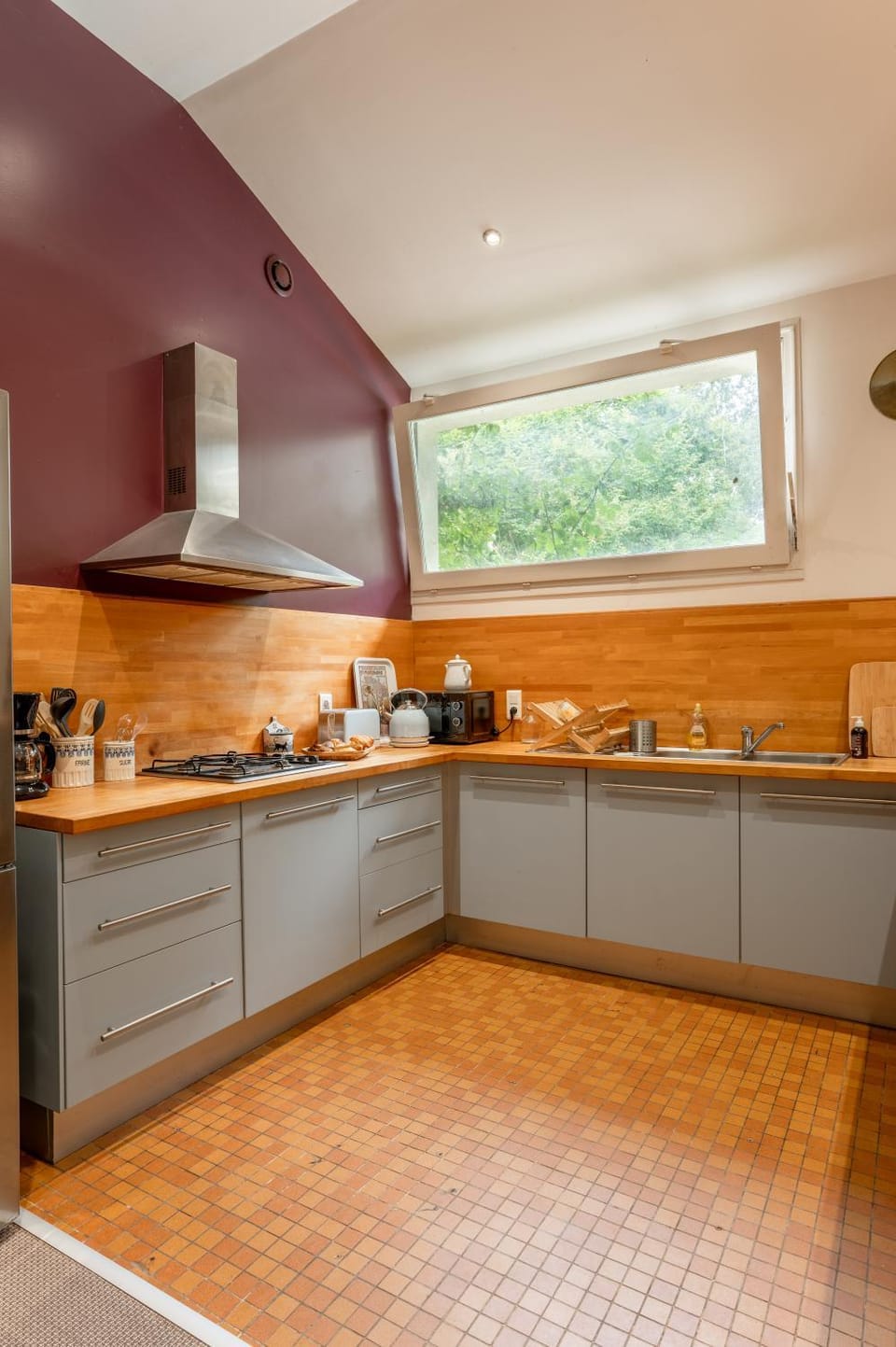 Kitchen or kitchenette