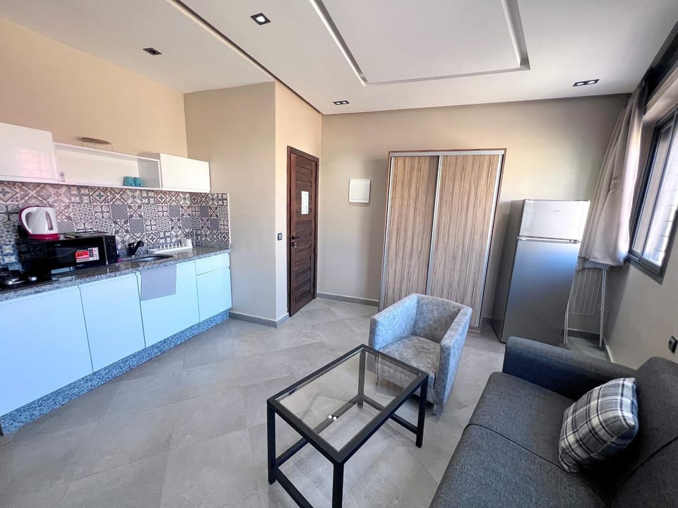 Kitchen or kitchenette, Living room, Seating area