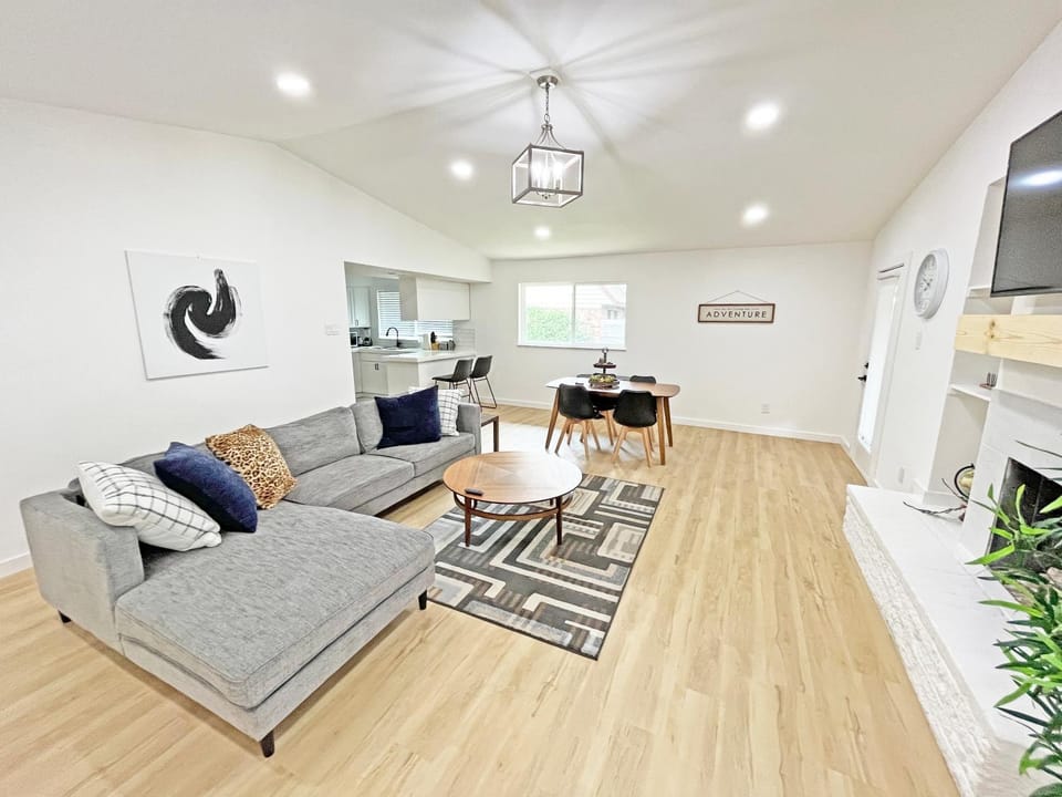 Charming House Central Dallas House in Farmers Branch