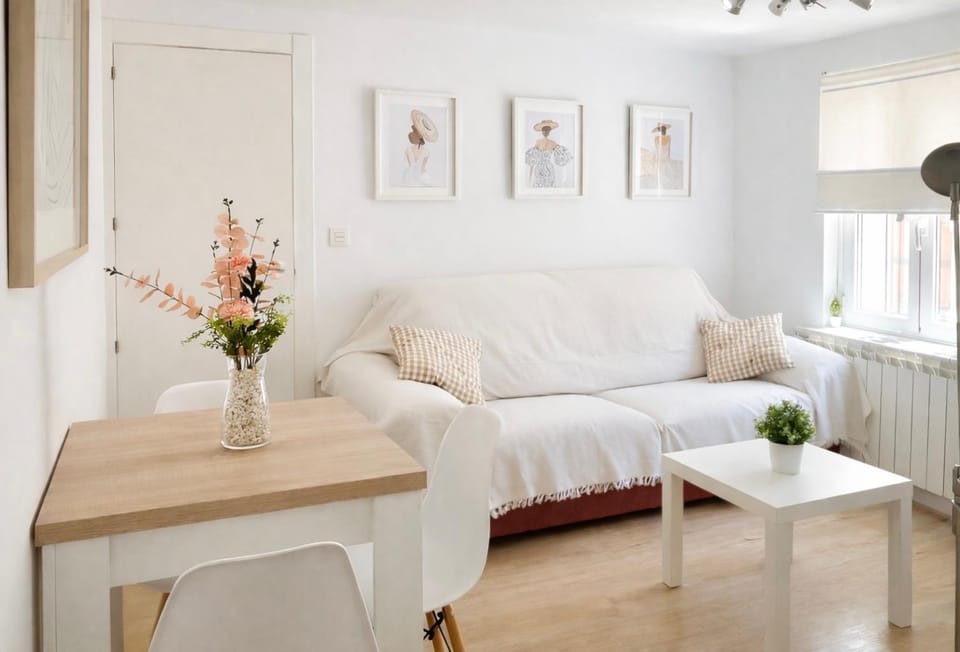 Bed, Living room