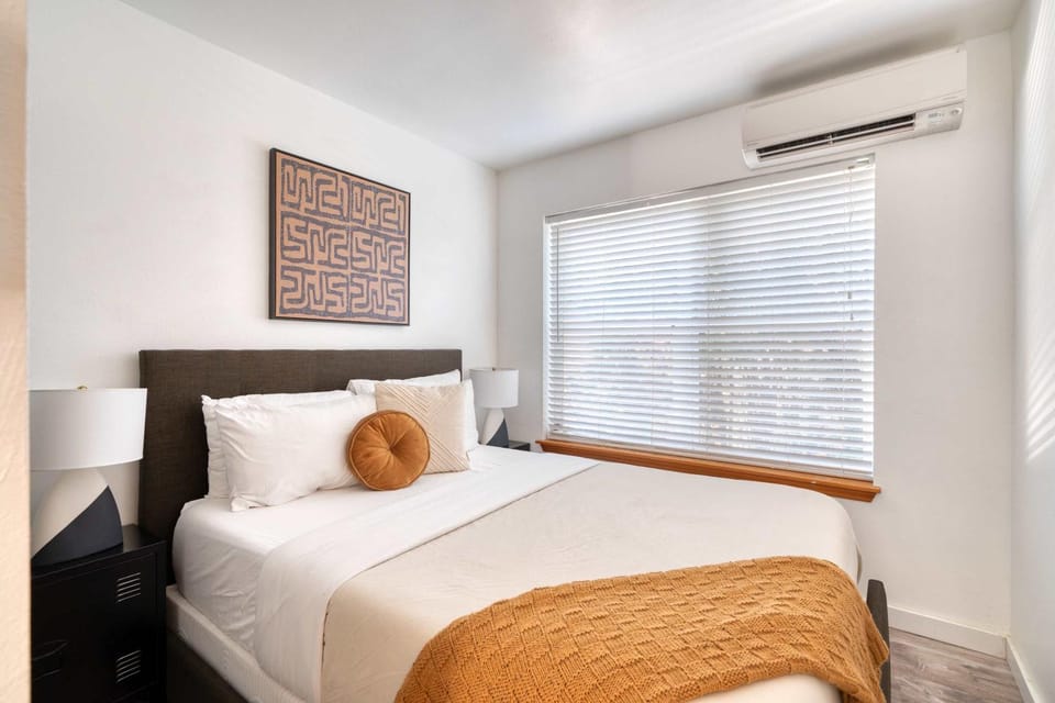Stay Portland - Alberta Arts Luxury, Sleeps 6, Walk Score 99 House in Portland