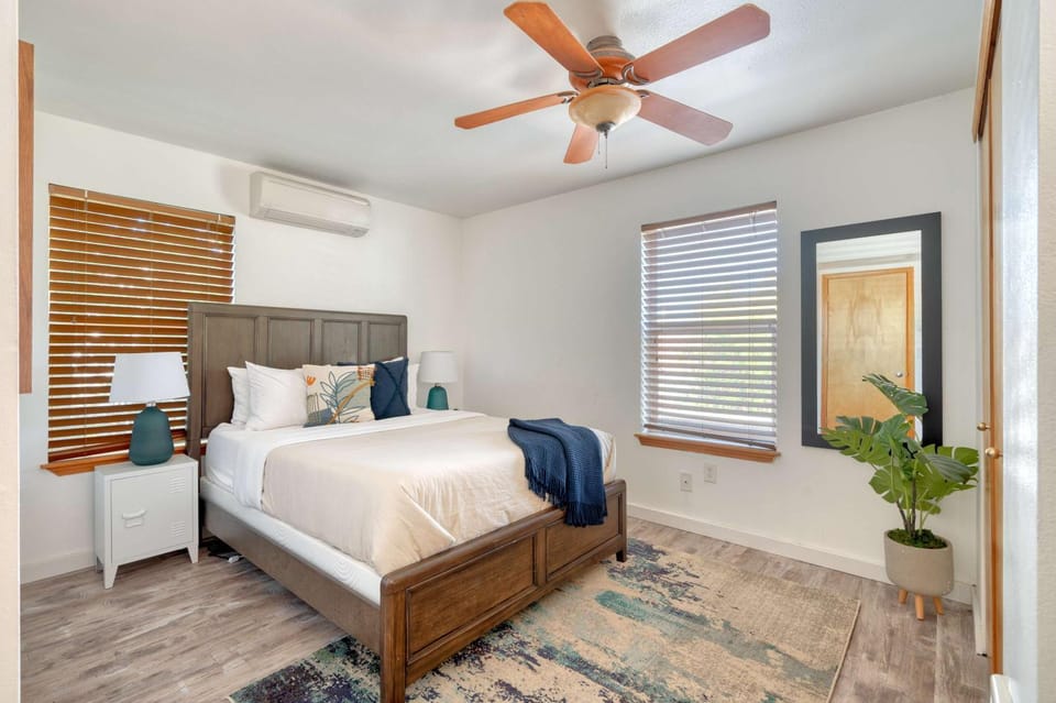 Stay Portland - Alberta Arts Luxury, Sleeps 6, Walk Score 99 House in Portland