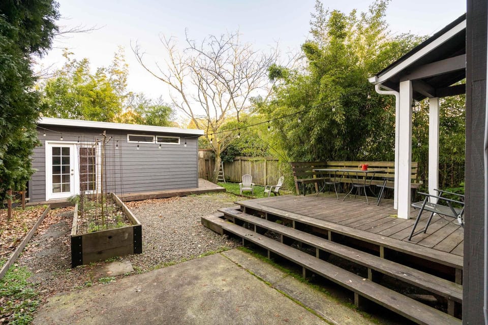 Stay Portland - Alberta Arts Luxury, Sleeps 6, Walk Score 99 House in Portland