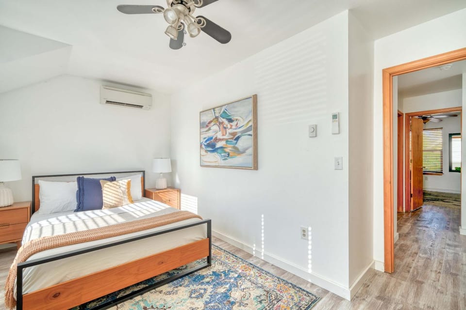 Stay Portland - Alberta Arts Luxury, Sleeps 6, Walk Score 99 House in Portland