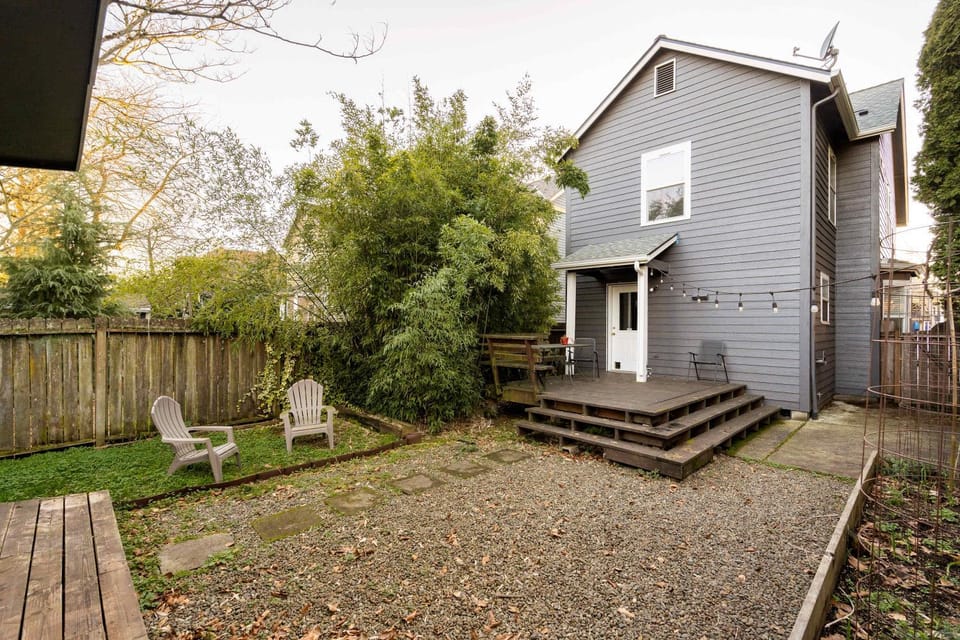 Stay Portland - Alberta Arts Luxury, Sleeps 6, Walk Score 99 House in Portland