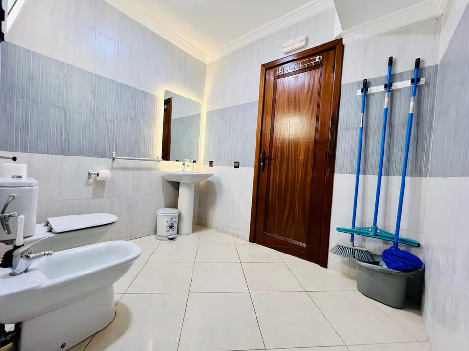 Toilet, Bathroom, bidet