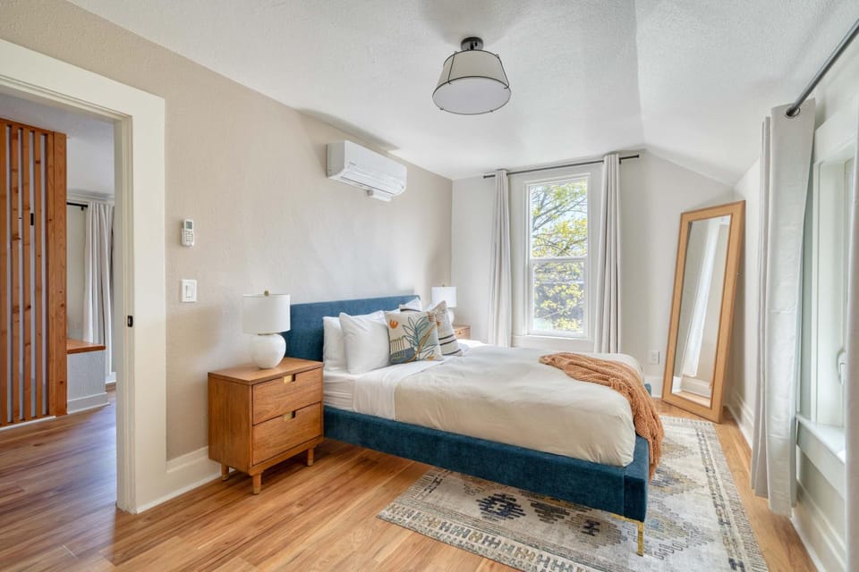 Stay Portland - Portland Oasis - Stylish 4br Home in Nob Hill House in Portland