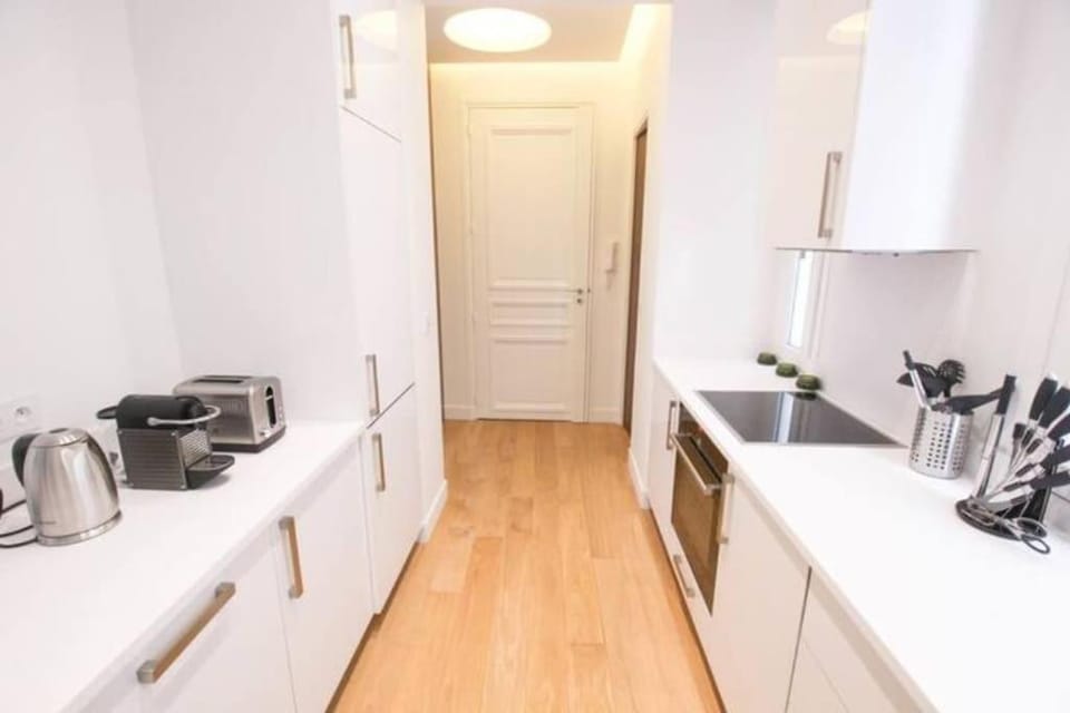 Luxury Appartement Champs Elysees Apartment in Paris