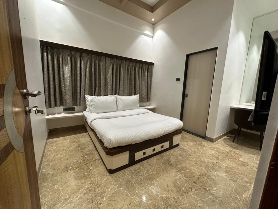 TAKHT- Executive Suites and Rooms Hotel in Maharashtra