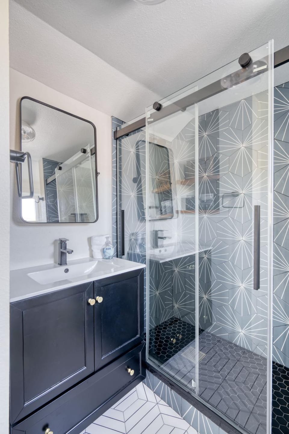 Stay Portland - Renovated Historic Nob Hill Beauty - 94 WalkScore House in Portland