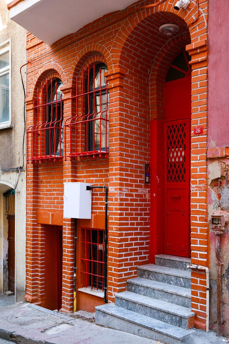 Property building, Facade/entrance, Day