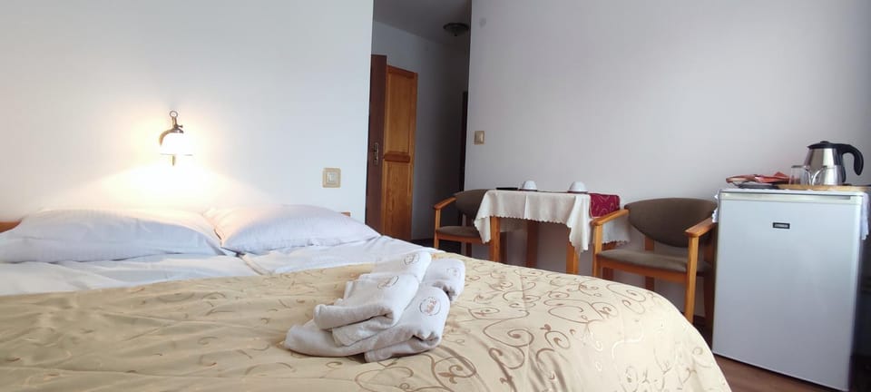 Bed, Coffee/tea facilities, Photo of the whole room, towels