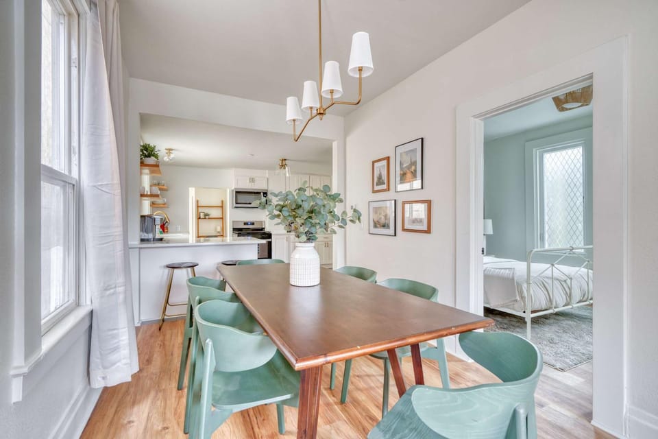 Stay Portland - Renovated Historic Nob Hill Home - 94 WalkScore House in Portland