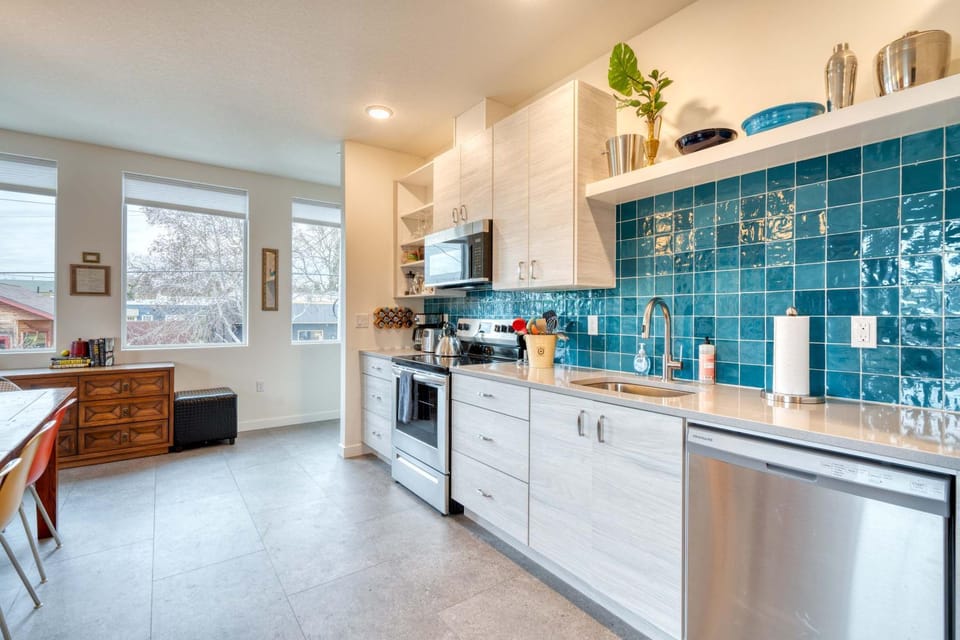 Stay Portland - Crossroads Vintage Funk Penthouse - 94 WalkScore House in Portland