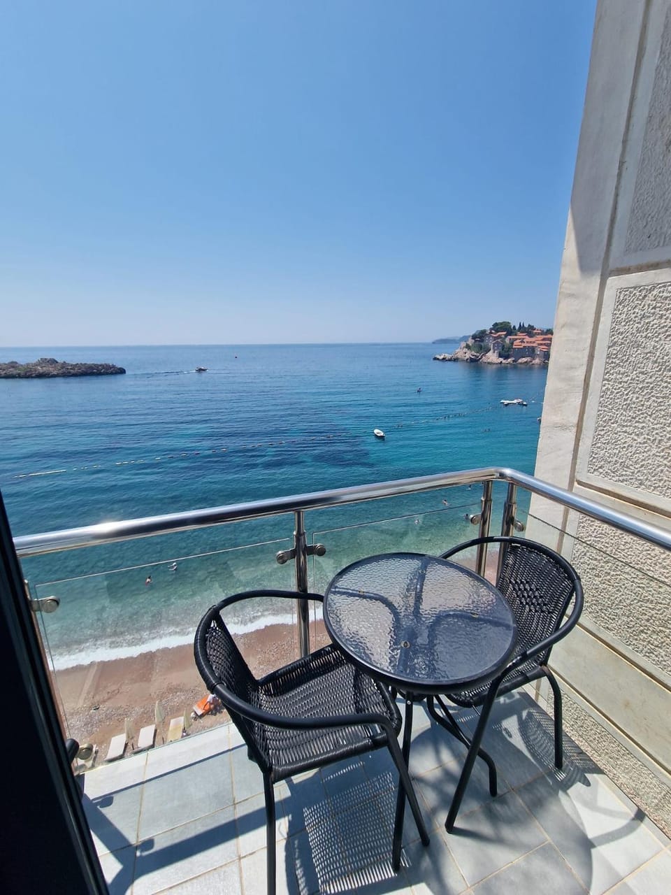 The View Beachfront Apartment in Sveti Stefan