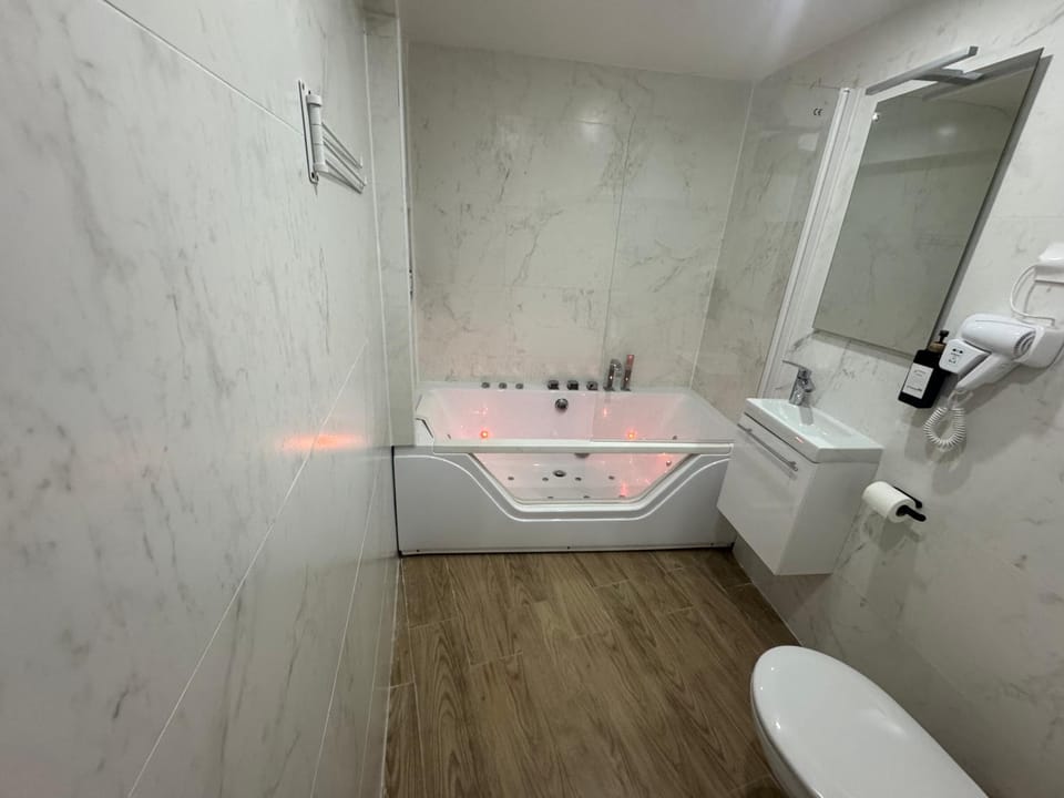 Hôtel du Parc Canal - Stade de France Hotel in Aubervilliers