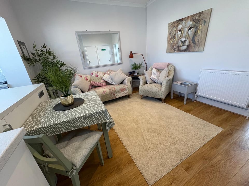 Flat in the heart of Leigh on Sea less than 2 miles from the beach Apartment in Southend-on-Sea