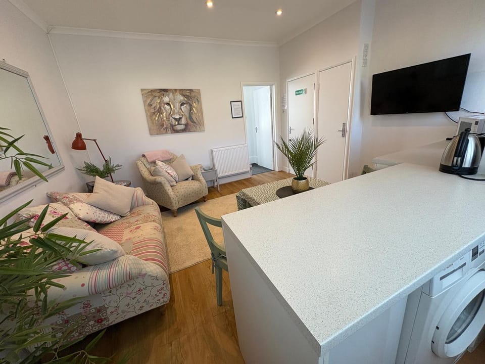 Flat in the heart of Leigh on Sea less than 2 miles from the beach Apartment in Southend-on-Sea