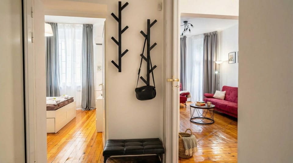 Bed, Living room, Photo of the whole room, Seating area, Bedroom