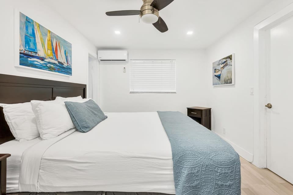 ULTRA exciting apartment at the Boardwalk Apartment in Hollywood Beach