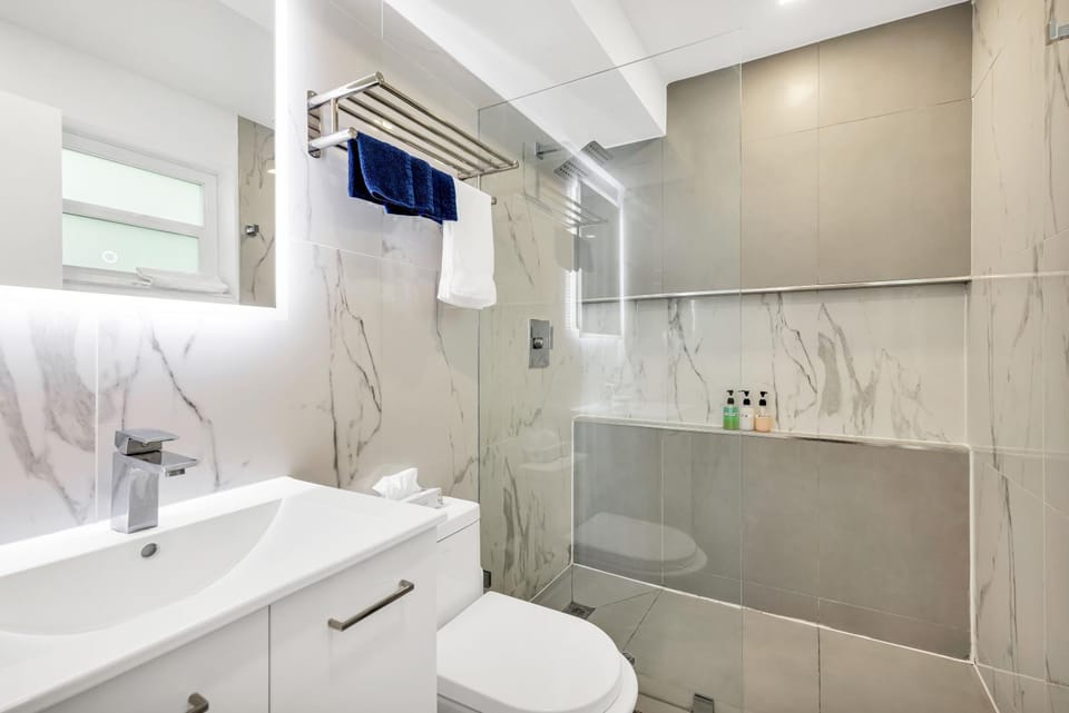 ULTRA exciting apartment at the Boardwalk Apartment in Hollywood Beach