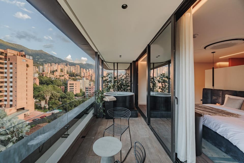 Hot Tub, Balcony/Terrace, City view