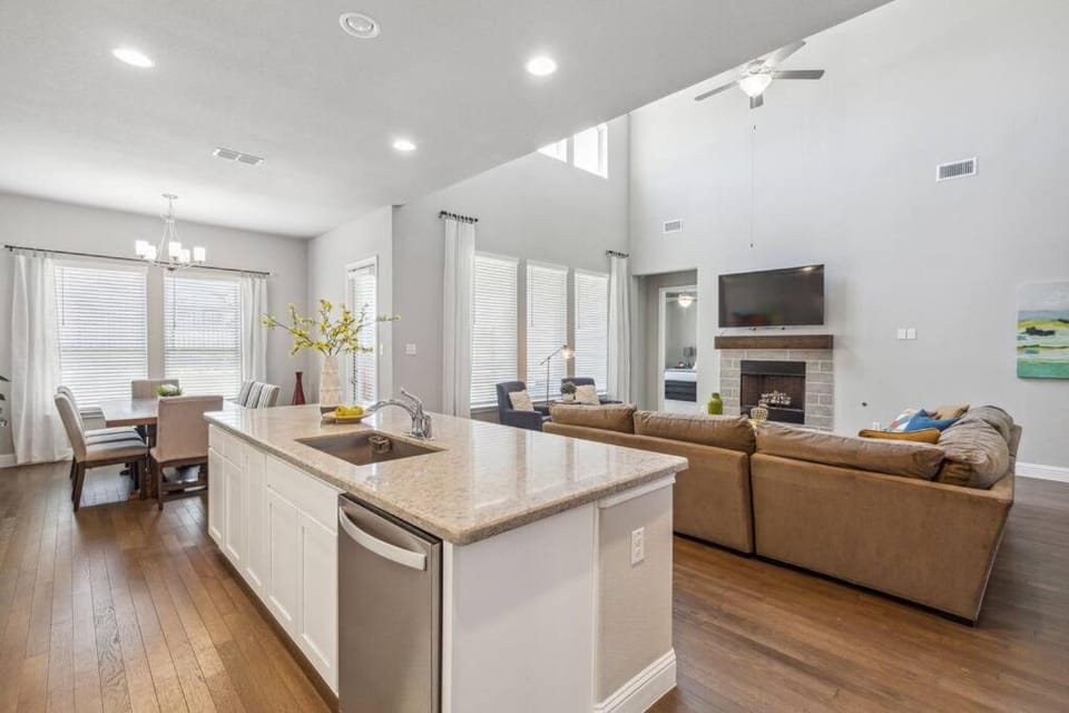 TV and multimedia, Kitchen or kitchenette