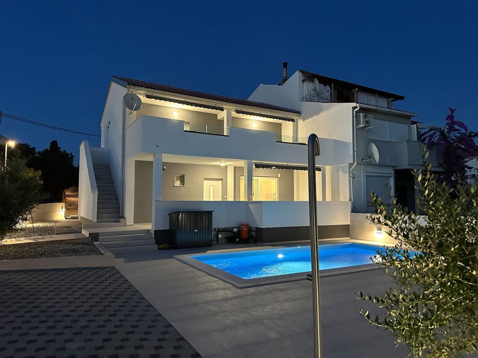 Property building, Garden